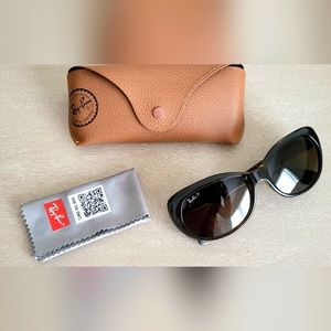 Ray-Ban The Icons Black Frame Sunglasses